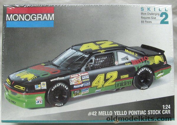 Monogram 1/24 Kyle Petty #42 Mello Yello Pontiac Stock Car, 2428 plastic model kit